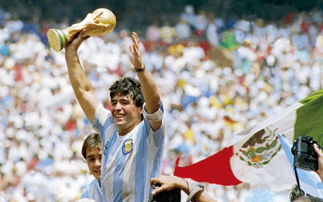 Diego Maradona - Thiên tài bóng đá người Argentina
